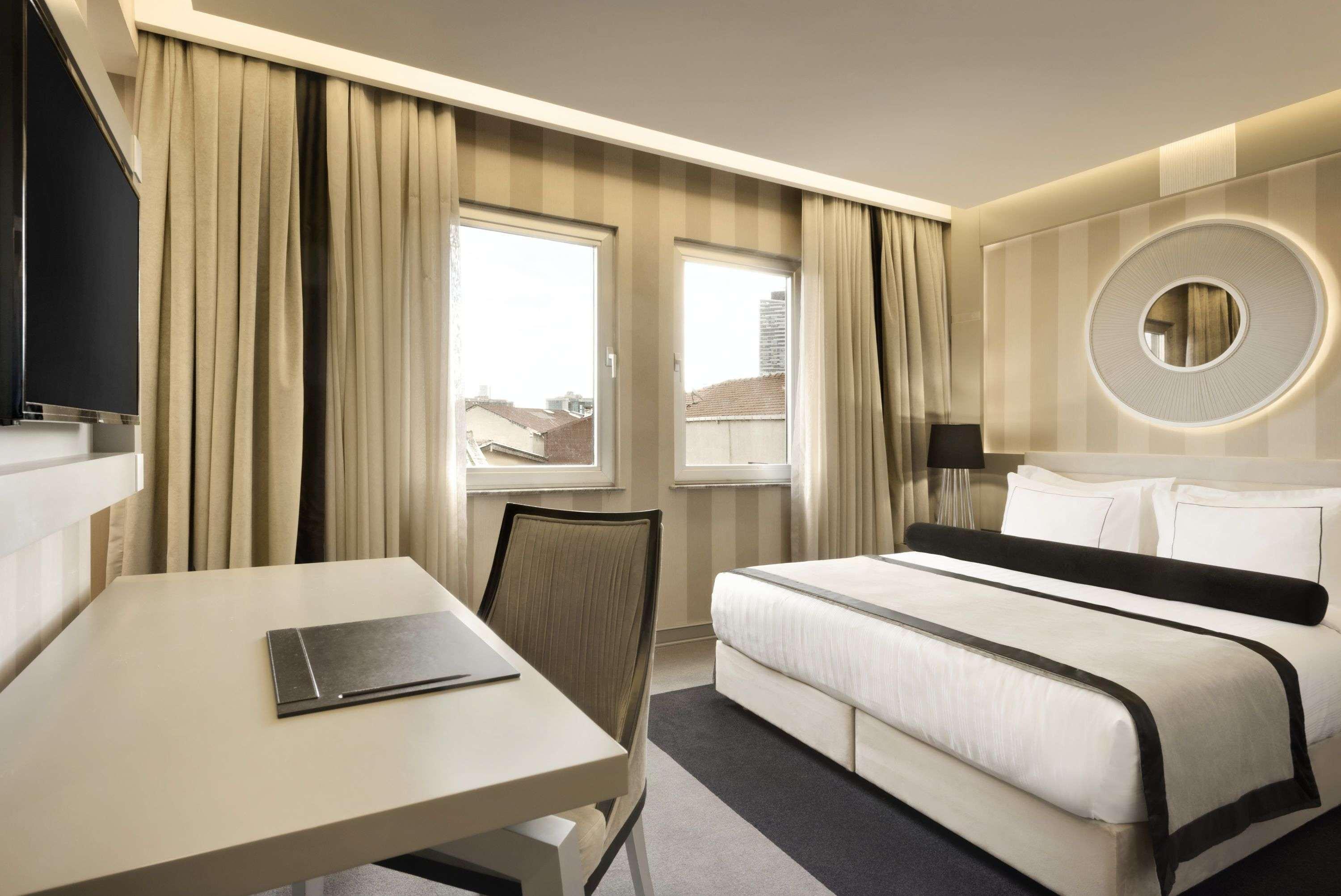 รามาดา โฮเต็ล แอนด์ สวีท บาย วินด์แฮม อิสตันบูล ซิสลี Hotel ภายนอก รูปภาพ